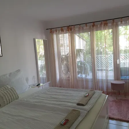 Simay Apartment Balatonalmadi